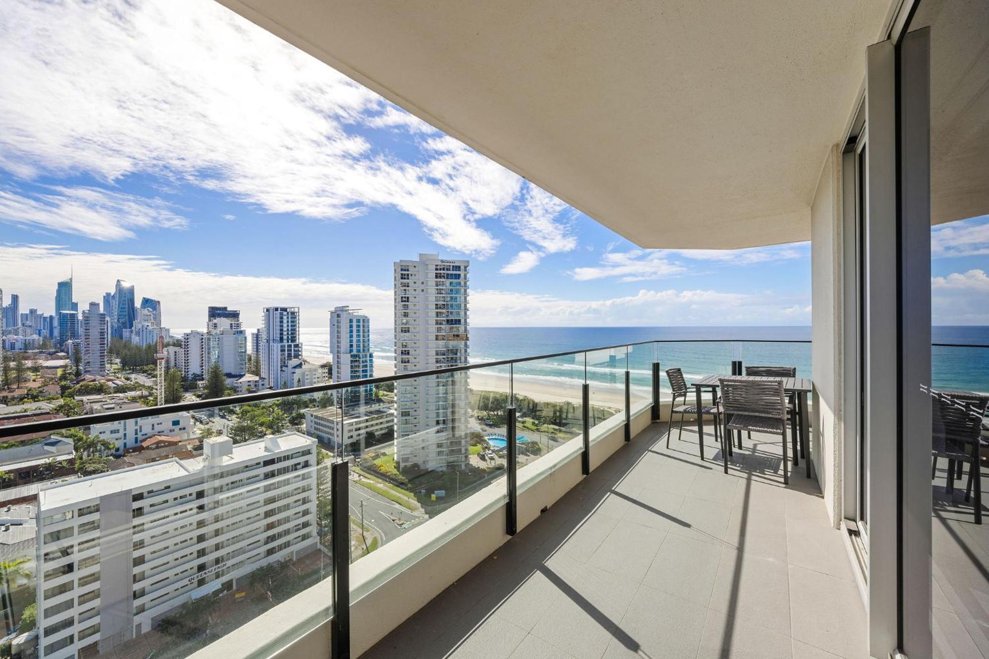 Ultiqa Beach Haven On Broadbeach Gold Coast Exterior photo