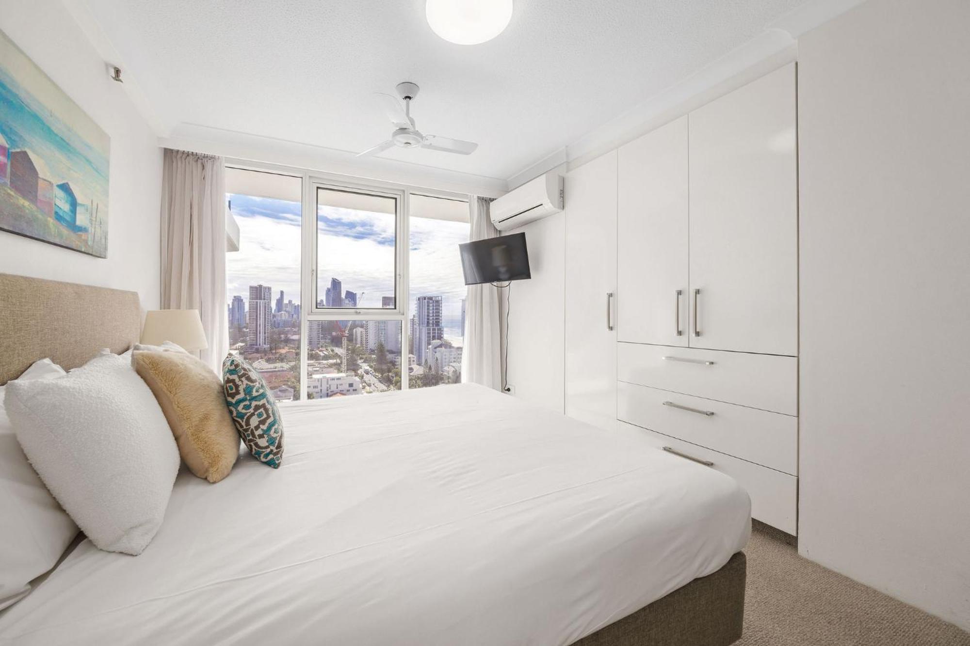 Ultiqa Beach Haven On Broadbeach Gold Coast Exterior photo