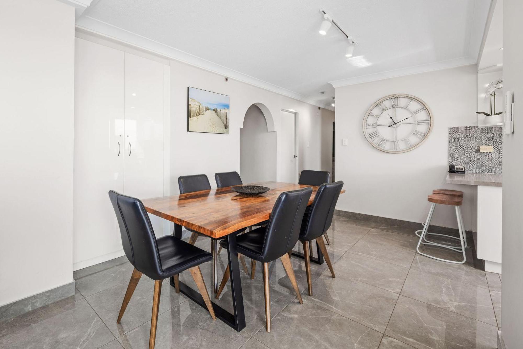 Ultiqa Beach Haven On Broadbeach Gold Coast Exterior photo