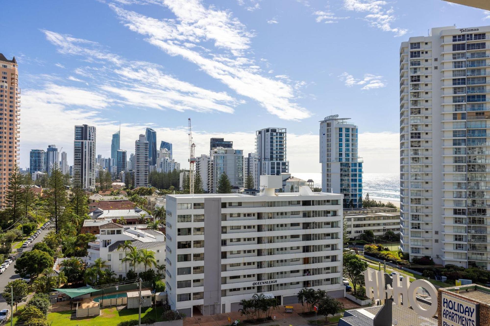 Ultiqa Beach Haven On Broadbeach Gold Coast Exterior photo