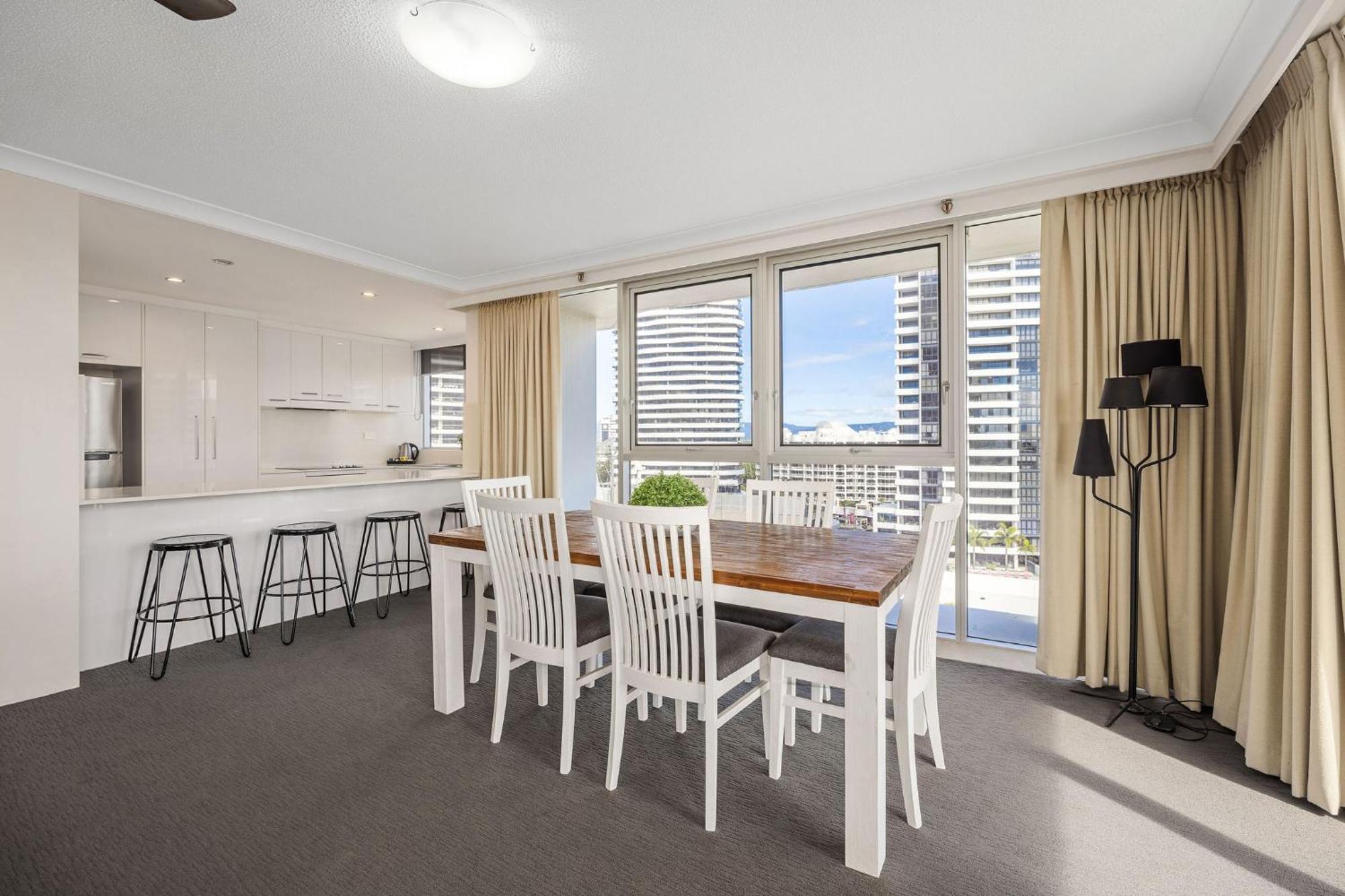 Ultiqa Beach Haven On Broadbeach Gold Coast Exterior photo