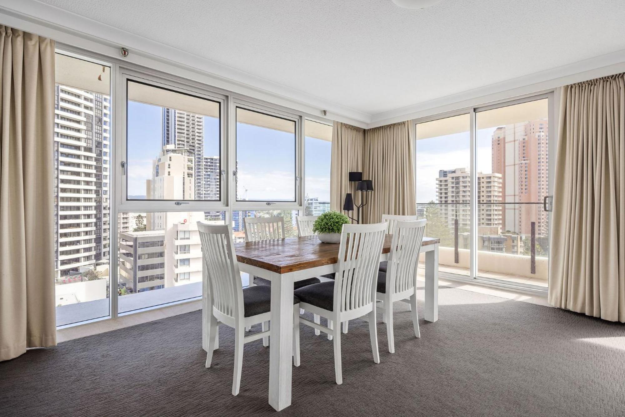 Ultiqa Beach Haven On Broadbeach Gold Coast Exterior photo